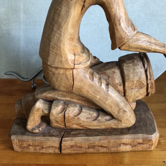 Vintage handmade,woodcarved,skillfully crafted by Laratte. - Picture 9 of 16